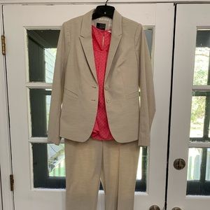 The Limited suiting blazer size 6